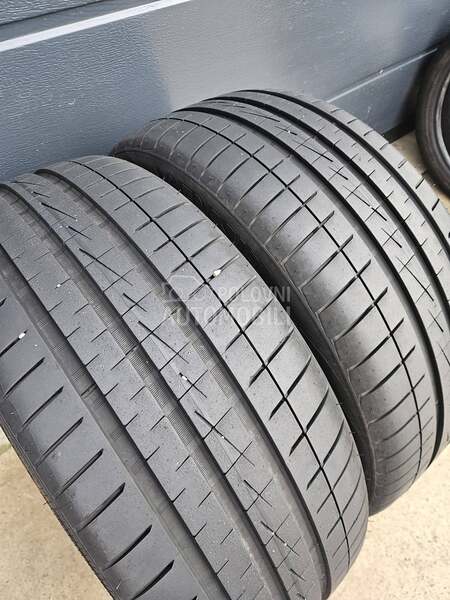 Vredestein 225/40 R19 Letnja