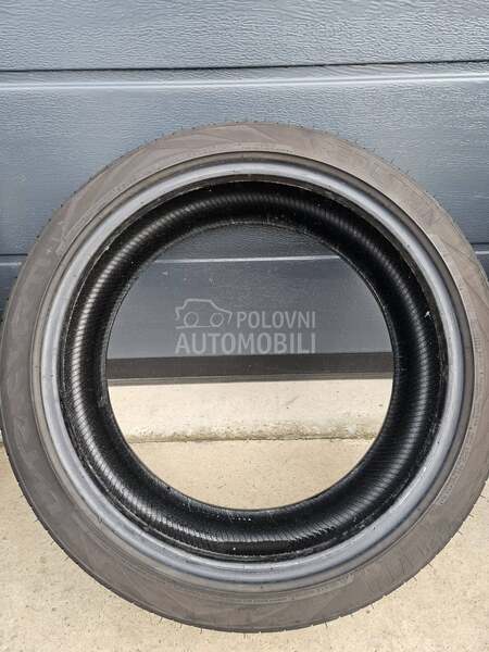Vredestein 225/40 R19 Letnja