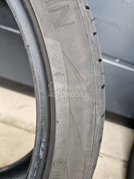 Vredestein 225/40 R19 Letnja