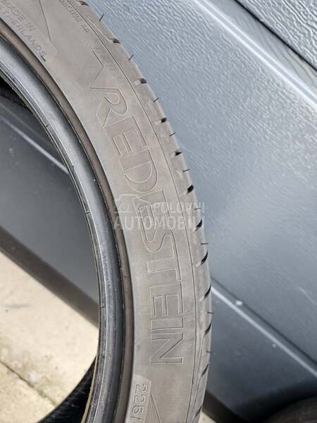 Vredestein 225/40 R19 Letnja