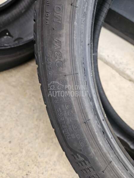 Bridgestone 225/40 R19 Letnja