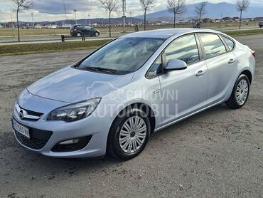 Opel Astra J 