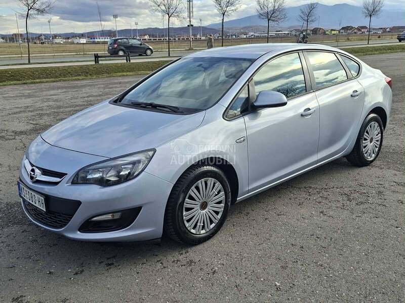 Opel Astra J 