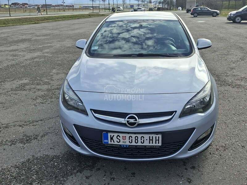 Opel Astra J 