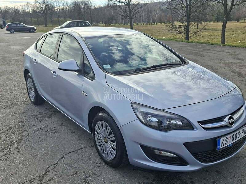 Opel Astra J 