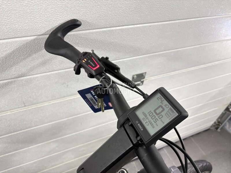 KTM Cento 10 smart 750wh XL