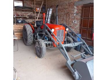 IMT 533 servo utovar