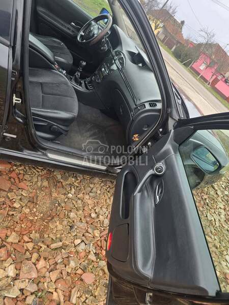 Renault Laguna 1.9 restailing