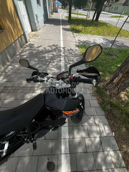 KTM Duke 690