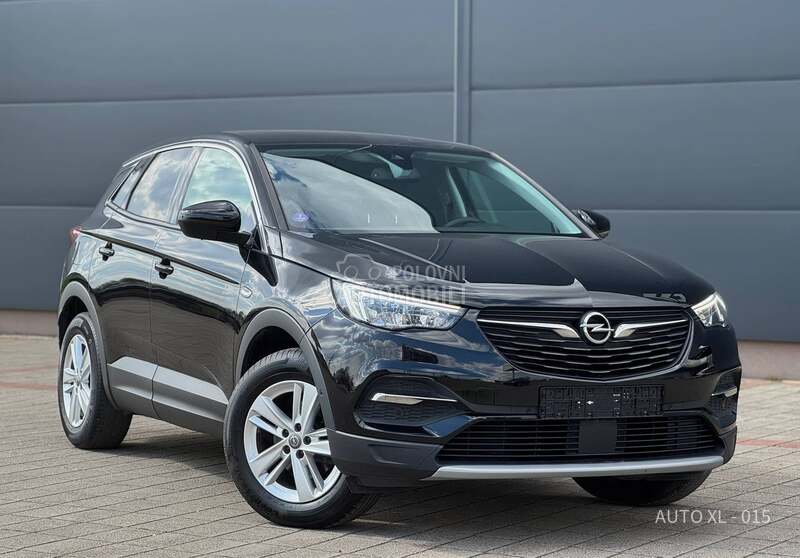 Opel Grandland X 1.2 TURBO // NOV