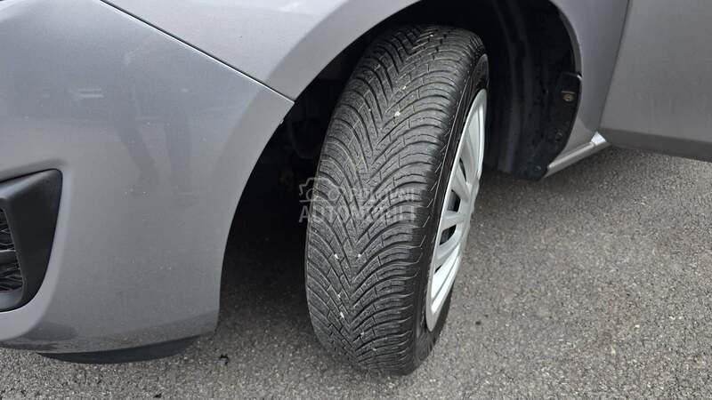 Mazda 2 1.4 B   N.O.V.A