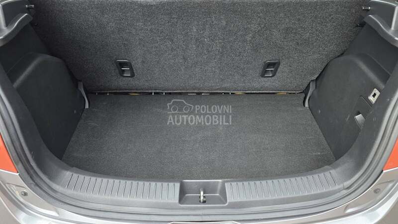 Mazda 2 1.4 B   N.O.V.A