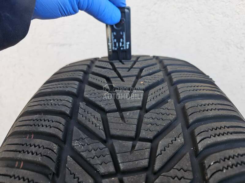 Hankook 225/50 R18 Zimska