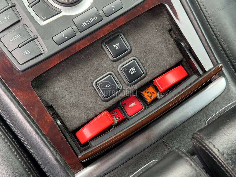 Audi A8 Long Blinda B7 VR9