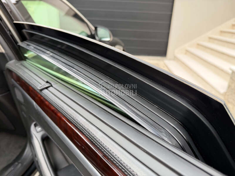 Audi A8 Long Blinda B7 VR9