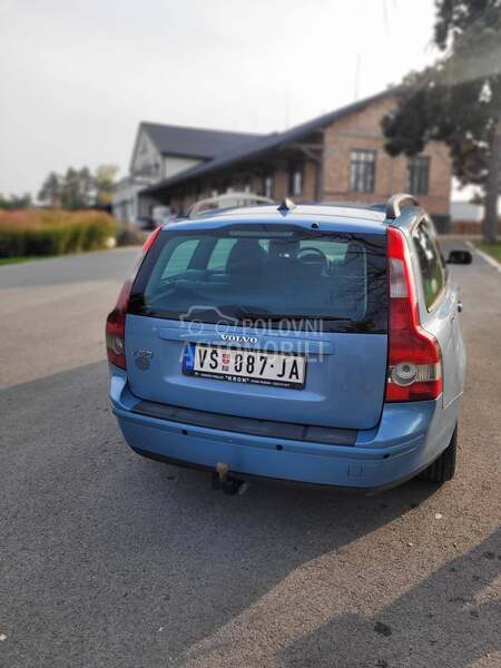 Volvo V50 