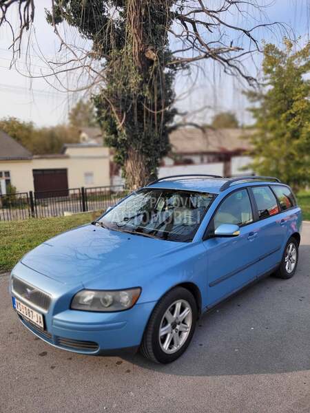 Volvo V50 