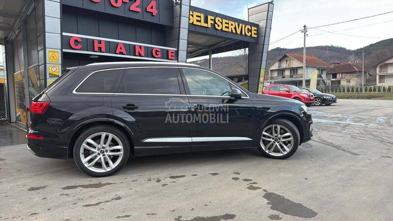 Audi Q7 E-TRON