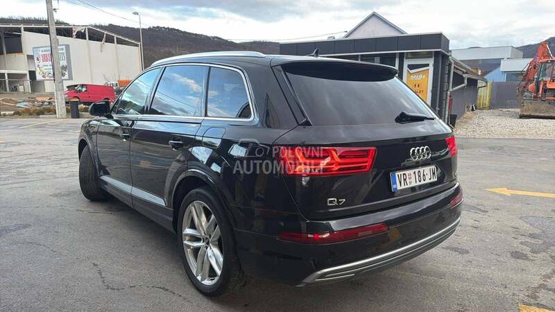 Audi Q7 E-TRON