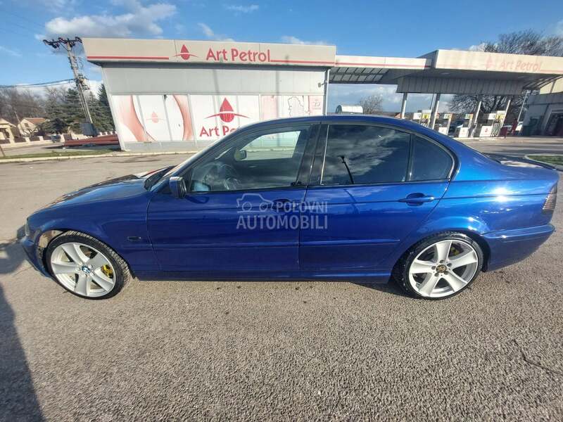 BMW 330 
