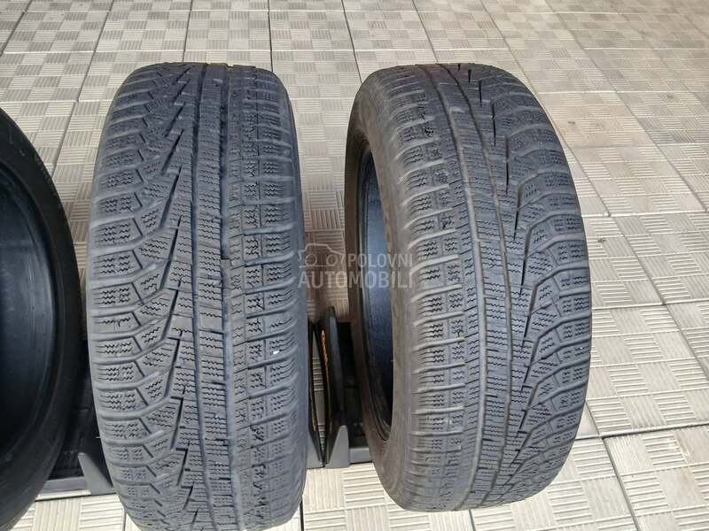 Hankook 215/60 R17 Zimska