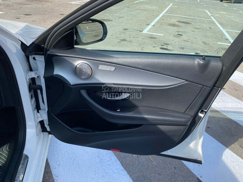 Mercedes Benz E 200 E213