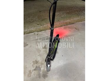 Elektricni Trotinet 