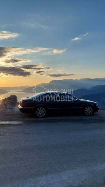 Audi S8 