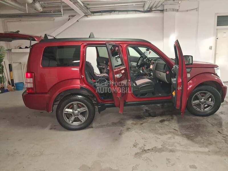 Dodge Nitro 4x4