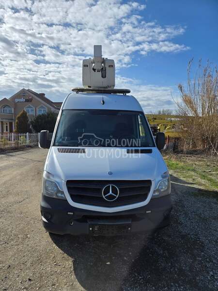 Mercedes Benz 15 metara