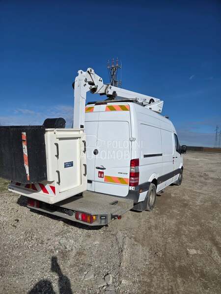 Mercedes Benz 15 metara