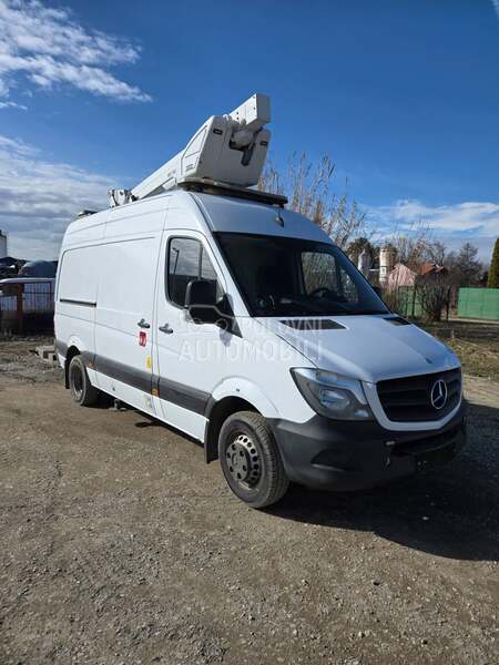 Mercedes Benz 15 metara