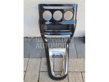 Maska centralne konzole za Citroen C3 od 2009. do 2014. god.