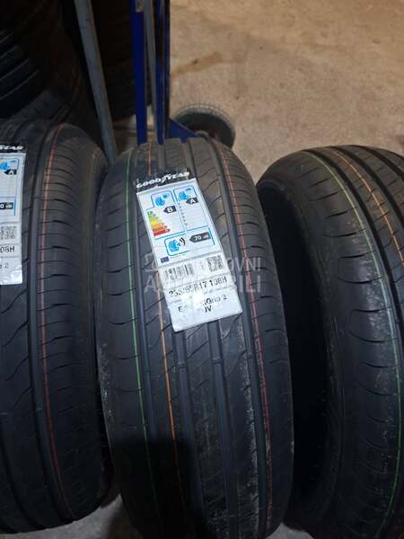 Goodyear 235/65 R17 Letnja