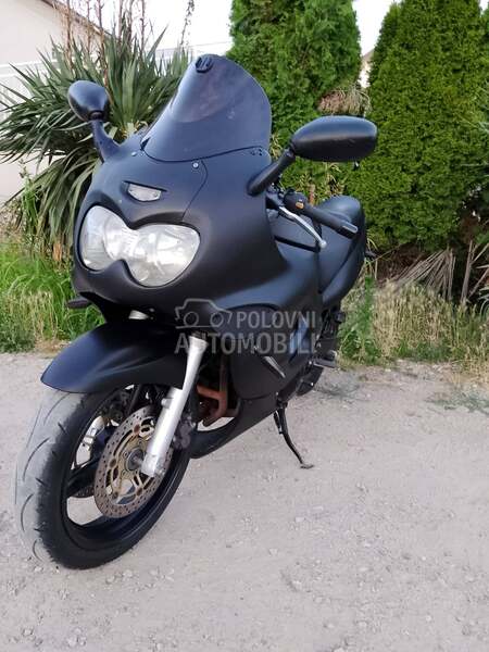 Suzuki gsxf