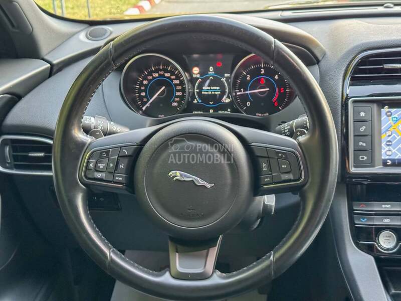 Jaguar F pace 