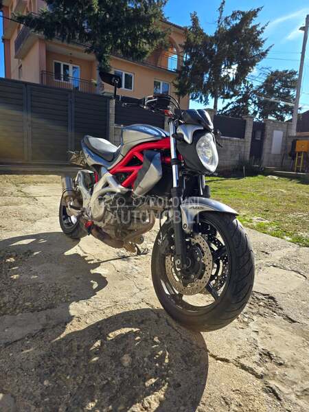 Suzuki SFV650 gladius Gladius A2