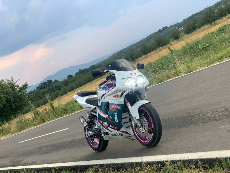 Yamaha fzr