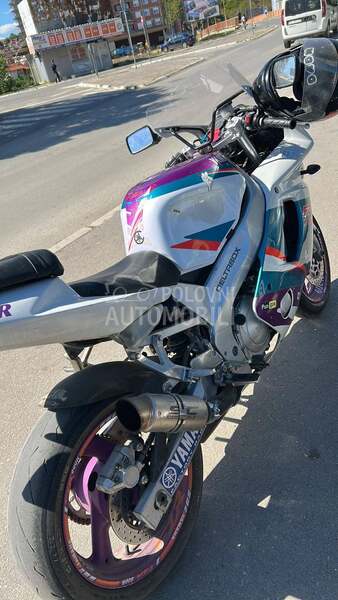 Yamaha fzr