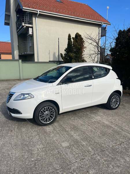 Lancia Ypsilon 