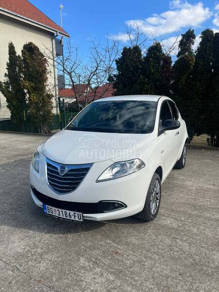 Lancia Ypsilon 
