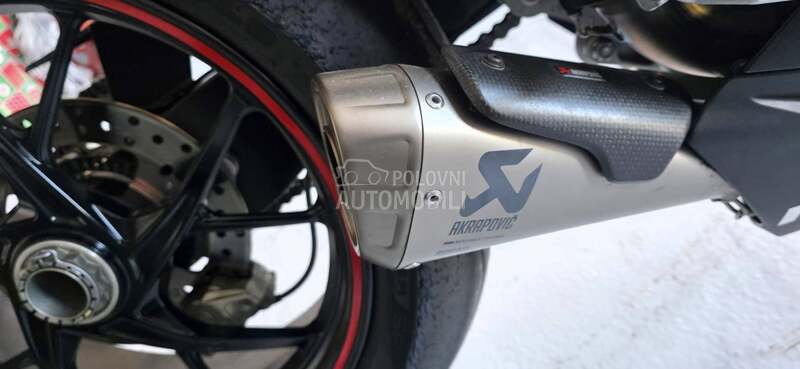 Ducati panigale V4 akrapovic