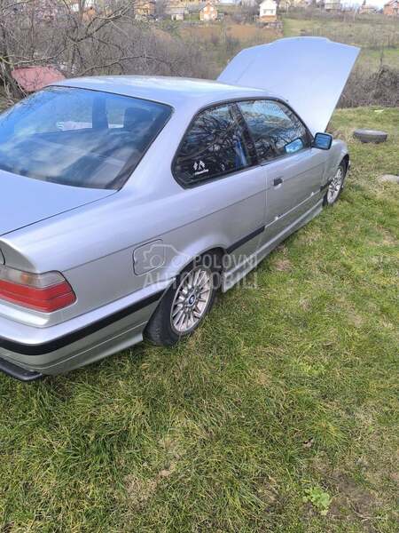 BMW 320 E36 kupe