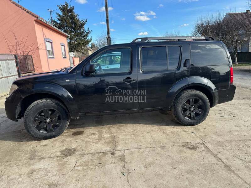 Nissan Pathfinder 