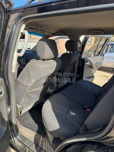 Nissan Pathfinder 