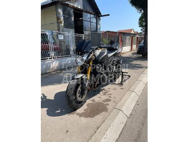 Yamaha FZ8 Fazer 800