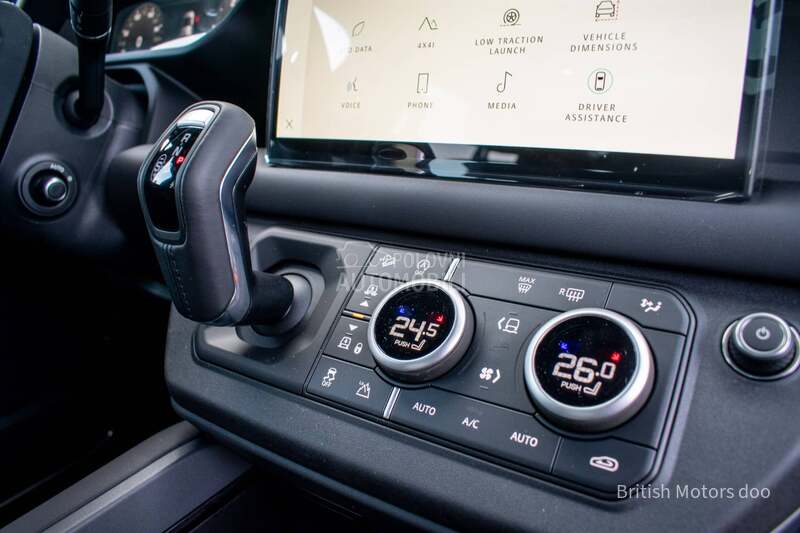 Land Rover Defender D250 SE