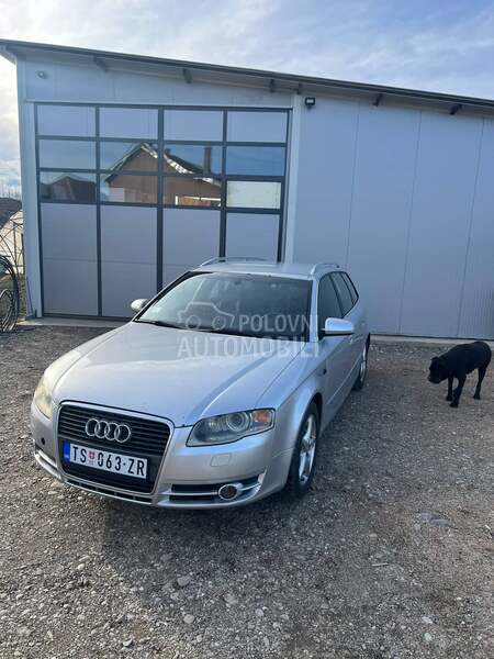 Audi A4 za motor