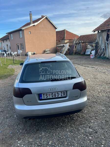 Audi A4 za motor