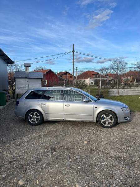 Audi A4 za motor